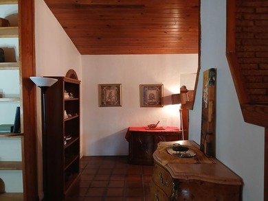 UPDATE: House is under renovation, details upon request - photo 46