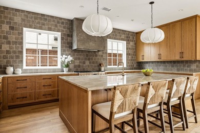 Architecturally striking new construction in the heart of - photo 15