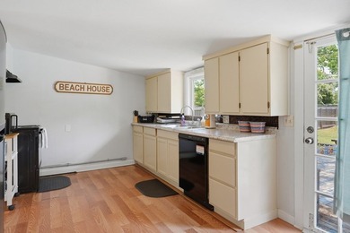 Welcome to this charming turn-key short-term rental, freshly - photo 17