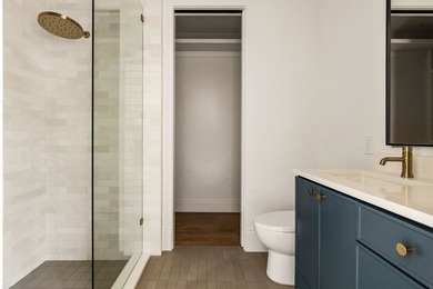 Architecturally striking new construction in the heart of - photo 23