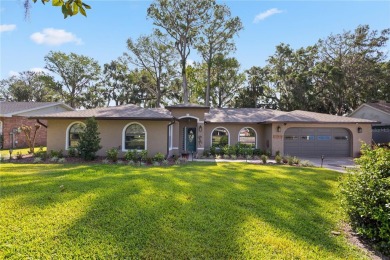 Lake Home For Sale in Leesburg, Florida