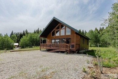 Come claim your private slice of heaven in the coveted Lakeview - photo 3