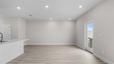 Welcome Forest Shores Villas! The thoughtfully designed interior - photo 11