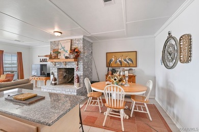 Move-in ready lakefront cabin with breathtaking views - photo 12