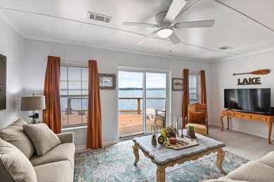 Move-in ready lakefront cabin with breathtaking views - photo 17