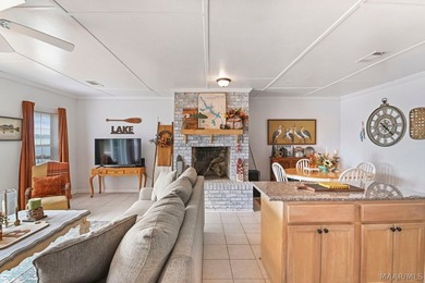 Move-in ready lakefront cabin with breathtaking views - photo 18