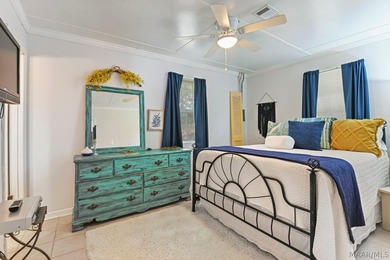 Move-in ready lakefront cabin with breathtaking views - photo 19