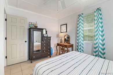 Move-in ready lakefront cabin with breathtaking views - photo 26