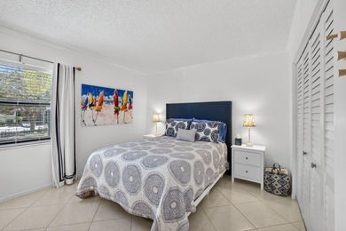 Beautifully updated 2-bedroom, 2-bath second-floor condo - photo 31