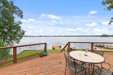 Move-in ready lakefront cabin with breathtaking views - photo 35