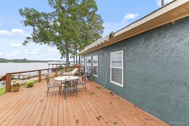 Move-in ready lakefront cabin with breathtaking views - photo 36
