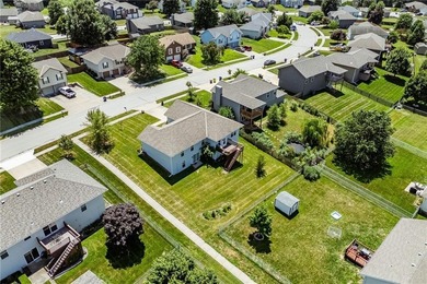 LAKE LIFE MEETS CITY CONVENIENCE! If you are looking for a - photo 38