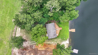Move-in ready lakefront cabin with breathtaking views - photo 38