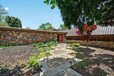 Own your own point on the lake! Here is your chance to not only - Lake Home For Sale in Anderson, South Carolina