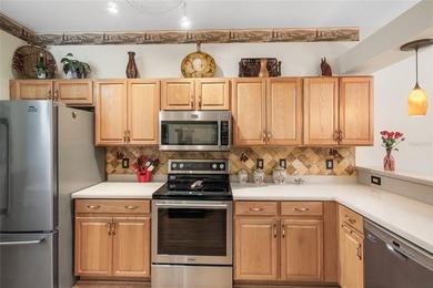 WOW AND WOW.  MOVE IN READY.  A GORGEOUS 2BED/2BATH 2-CAR GARAGE - photo 5