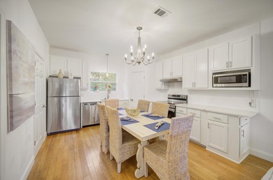 Welcome to the Legends on 30A, a refined coastal retreat where - photo 9