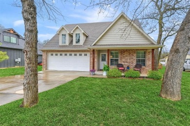 Lake Home For Sale in Gainesville, Texas