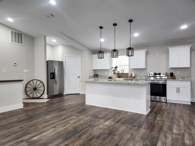 Welcome to this beautiful 3 bedroom, 2 full bath, 2 half bath - photo 8