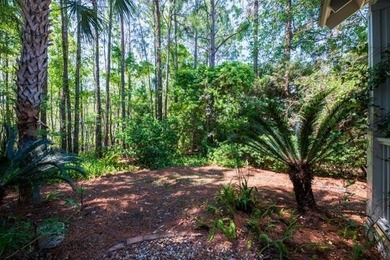 Spacious, custom-built home located on a private cul-de-sac - photo 14