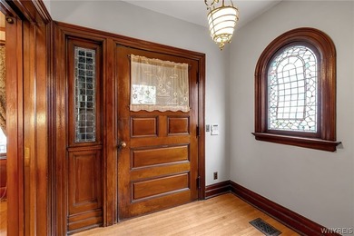 This stunning Victorian showcases remarkable original details - photo 3