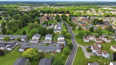 Easy living awaits at 97 Springwood Drive! Step inside and be - photo 31