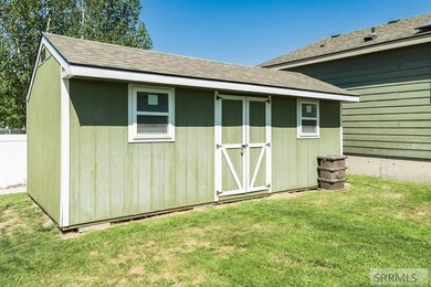 One-Level Living at its BEST! This 3 Bed and 3 Bath Home is set - photo 9