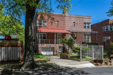 This Townhouse Style Home Features 4 Bedrooms, 2.5 Baths & 1 Car - photo 2