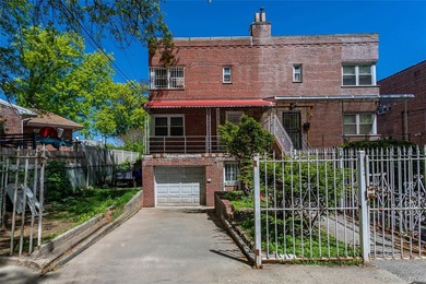 This Townhouse Style Home Features 4 Bedrooms, 2.5 Baths & 1 Car - photo 3