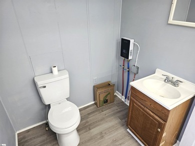REDUCED!! IDEAL LOCATION for small business or retail! HIGHLY - photo 8