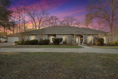 Lake David Home For Sale in Picayune Mississippi