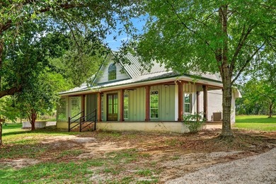 Experience the perfect blend of peaceful country living and - photo 2