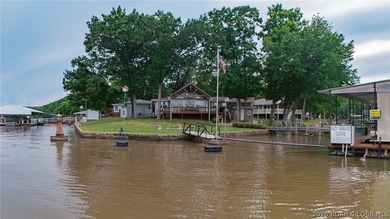 Lakefront living at its finest in this stunning waterfront ranch - photo 2