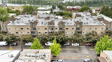 Willamette River - Multnomah County Condo For Sale in Portland Oregon