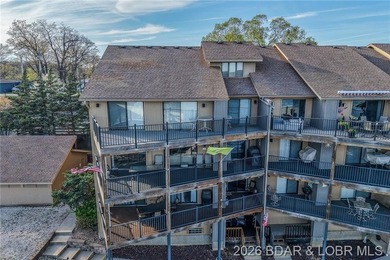 Beautiful Lake Views in this sought after well established - photo 3
