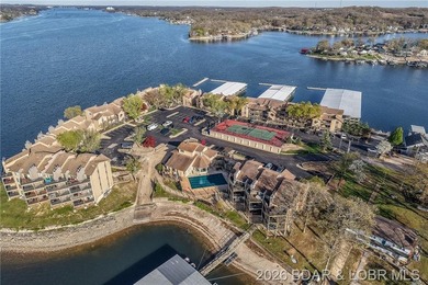 Beautiful Lake Views in this sought after well established - photo 4