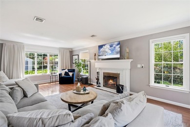 Nestled on a secluded, lushly landscaped three-quarter-acre - photo 6