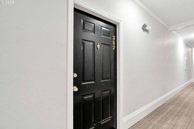 Exceptionally maintained and one of only two units with a rare - photo 7