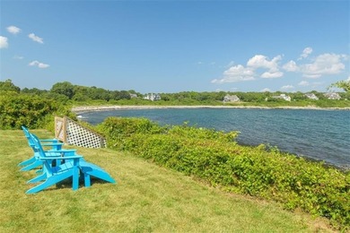 Exceptional waterfront home perched high above the water - photo 17