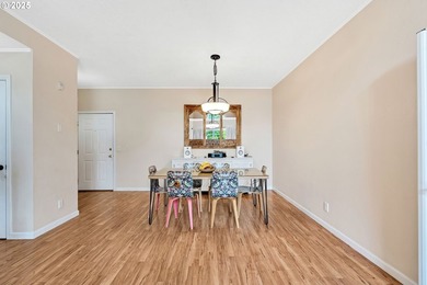 Exceptionally maintained and one of only two units with a rare - photo 9