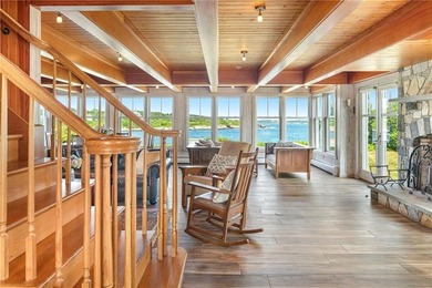 Exceptional waterfront home perched high above the water - photo 20