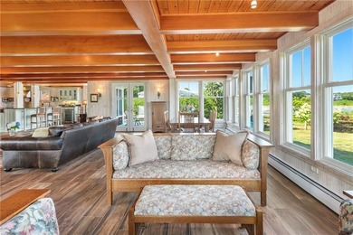 Exceptional waterfront home perched high above the water - photo 26