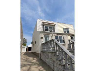 Welcome to this move-in-ready house. Filled with natural - photo 1