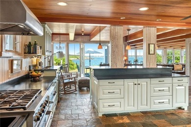 Exceptional waterfront home perched high above the water - photo 33