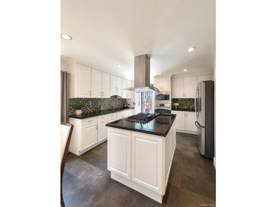 Welcome to this move-in-ready house. Filled with natural - photo 4