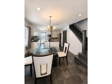 Welcome to this move-in-ready house. Filled with natural - photo 5