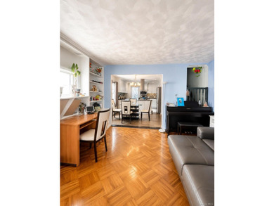 Welcome to this move-in-ready house. Filled with natural - photo 6