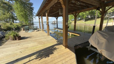 Contemporary lakefront stunner offers the space you've been - photo 12