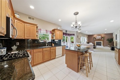 Welcome to the highly sought-after Island Estates, where space - photo 18