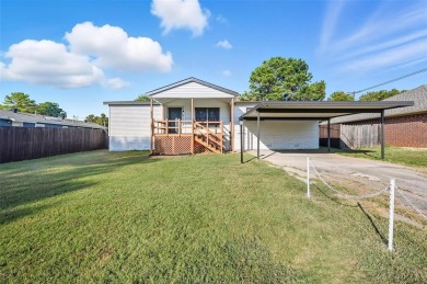 Lake Lewisville Home For Sale in Lake Dallas Texas