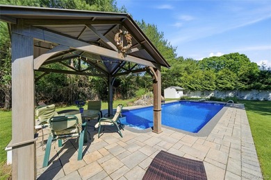 Welcome to the highly sought-after Island Estates, where space - photo 39